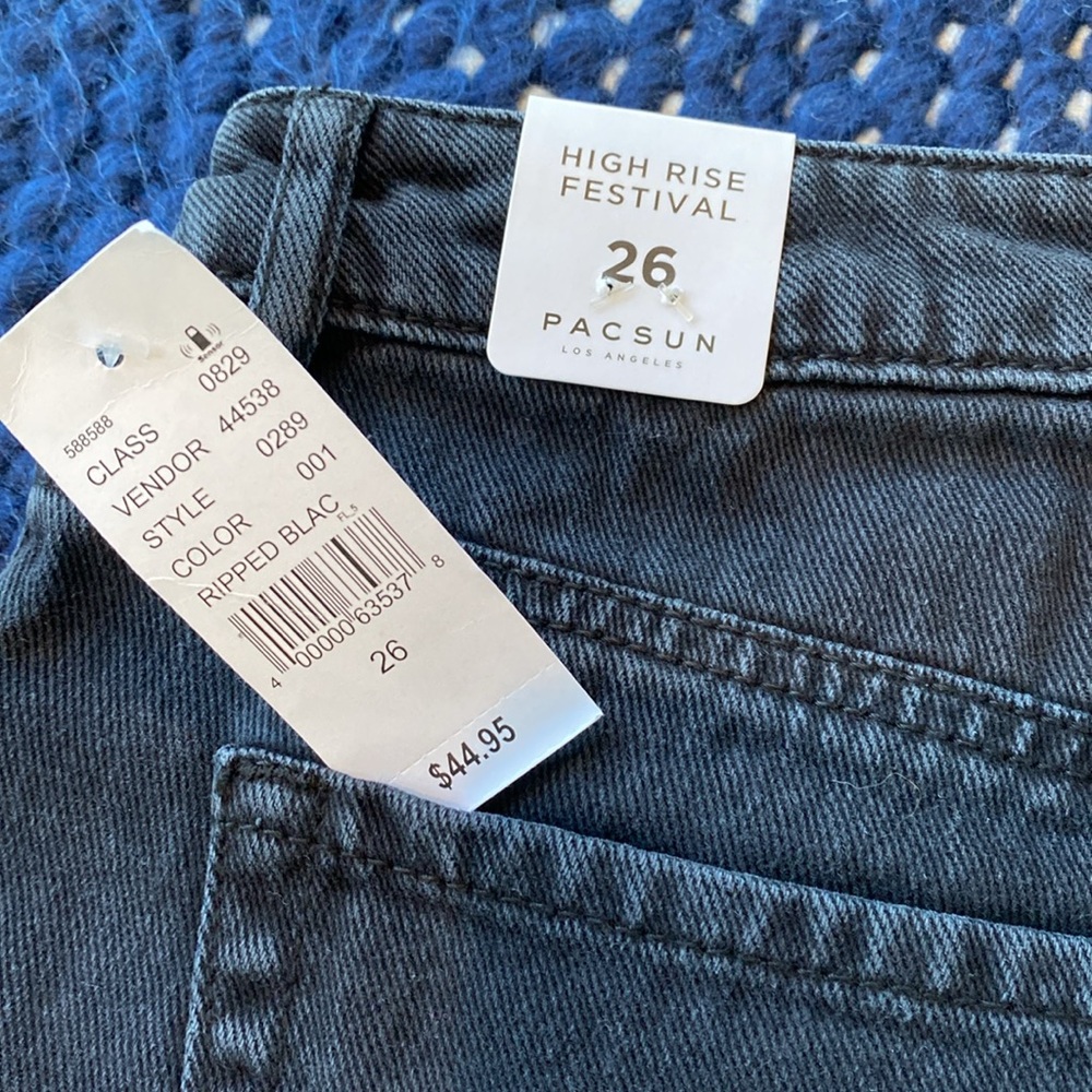 PacSun High Rise Festival shorts - Picture 3 of 4